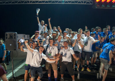 Zespół Cerber Motorsport podczas świętowania podium w klasyfikacji generalnej Formula Student